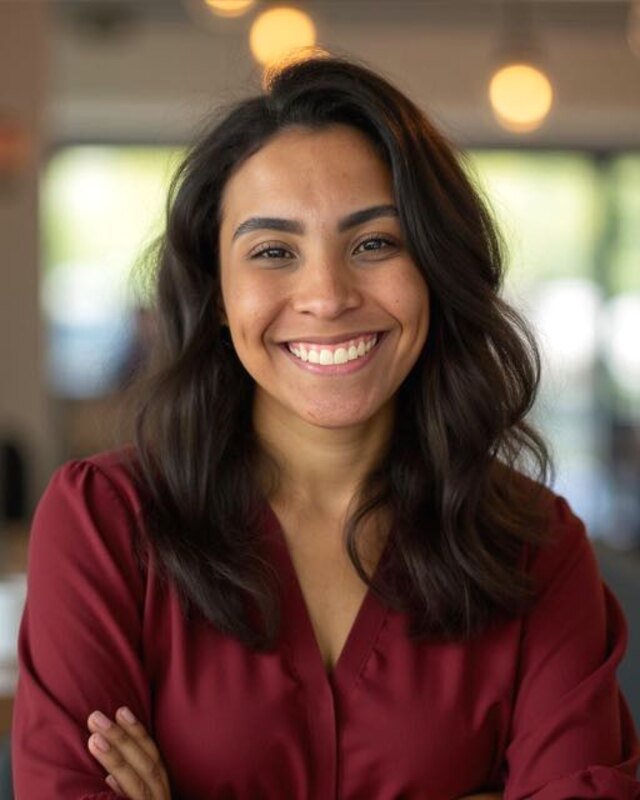 Taynara Mascarenhas, contadora, sorrindo